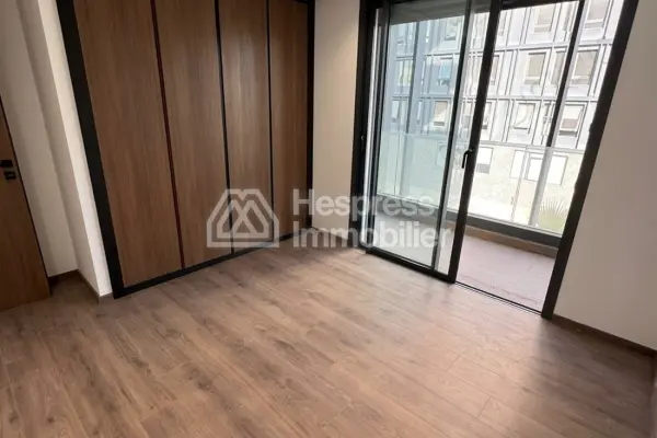 Apartment for rent at Casablanca Finance City . 2 bedrooms. Double-glazed windows and reinforced door.
