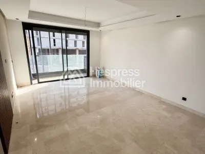 Appartement à louer à Casablanca Finance City. 2 chambres. Fenêtres avec double vitrage et porte blindée
