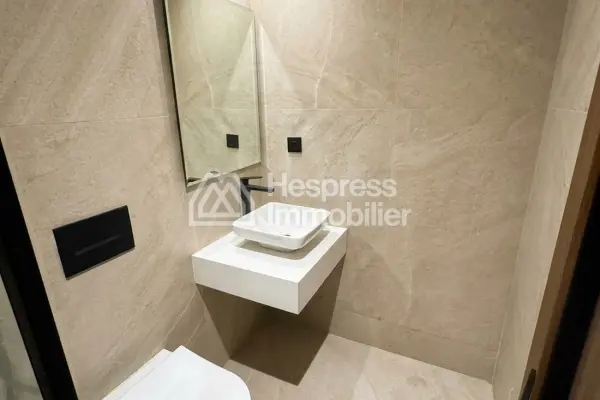 Apartment for rent at Casablanca Finance City . 2 bedrooms. Double-glazed windows and reinforced door.