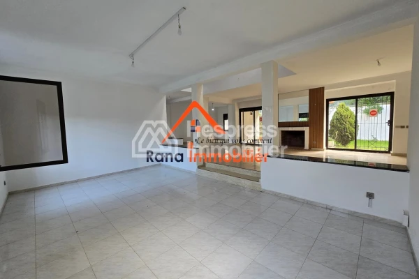 Villa à louer, 500m² à Hay Riad