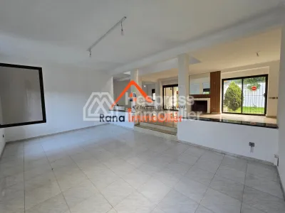 Villa à louer, 500m² à Hay Riad