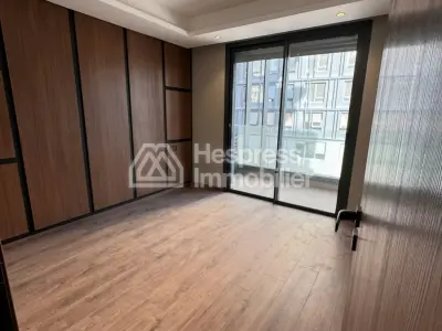 Appartement à louer à Casablanca Finance City. 2 chambres. Fenêtres avec double vitrage et porte blindée