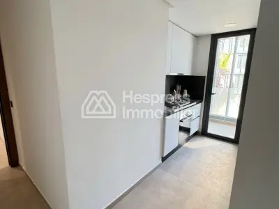 Appartement à louer à Casablanca Finance City. 2 chambres. Fenêtres avec double vitrage et porte blindée