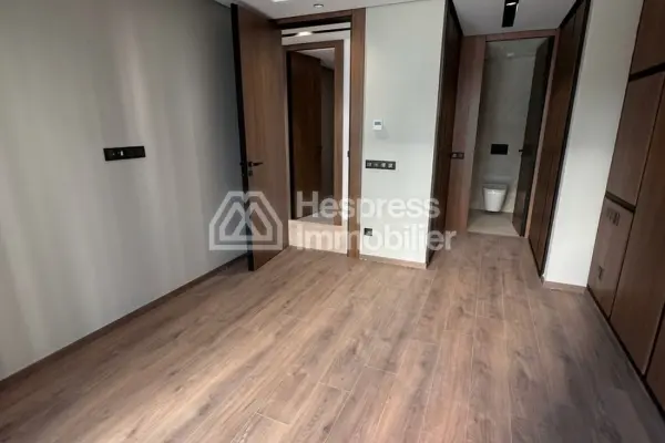 Apartment for rent at Casablanca Finance City . 2 bedrooms. Double-glazed windows and reinforced door.
