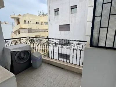 شقة مفروشة بشكل جميل مكونة من 3 غرف نوم في منطقة راسين