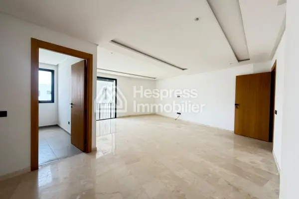 126 m² high-end apartment near CFC