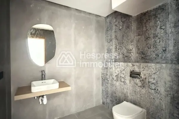 126 m² high-end apartment near CFC