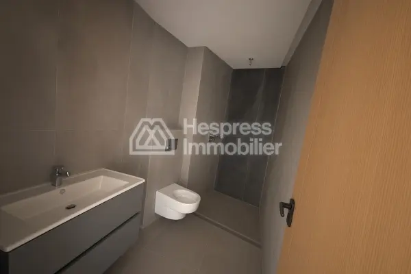 108m2 near CFC, gated residence with swimming pool