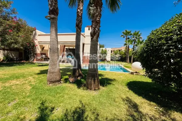 Superbe villa plain pied VNA 900m² avec piscine privée