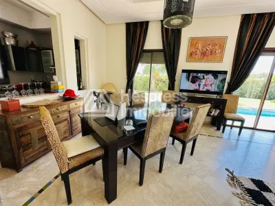 Superbe villa plain pied VNA 900m² avec piscine privée