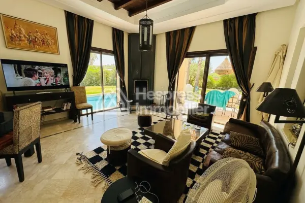 Superbe villa plain pied VNA 900m² avec piscine privée