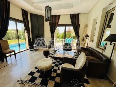 Superbe villa plain pied VNA 900m² avec piscine privée