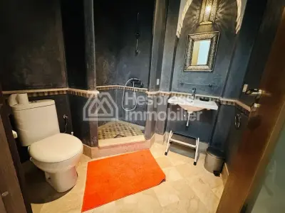 Superbe villa plain pied VNA 900m² avec piscine privée