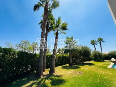 Superbe villa plain pied VNA 900m² avec piscine privée