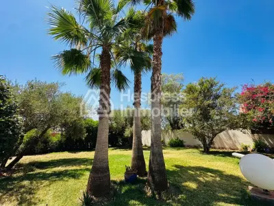 Superbe villa plain pied VNA 900m² avec piscine privée