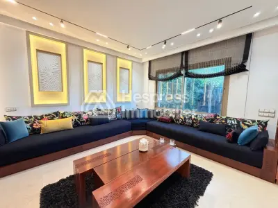 Superb 300m² villa – Targa district
