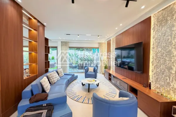 Superb 300m² villa – Targa district
