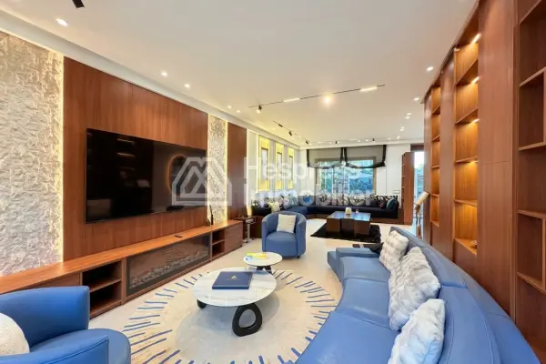 Superb 300m² villa – Targa district