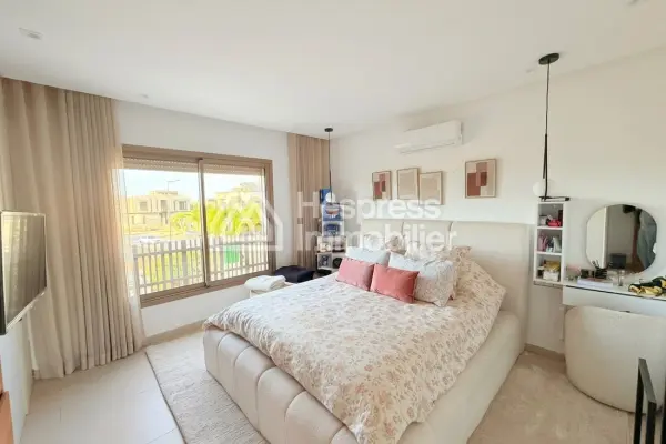 Superb 300m² villa – Targa district
