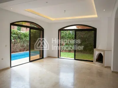 Beautiful villa with private pool in a gated community