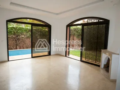 Beautiful villa with private pool in a gated community