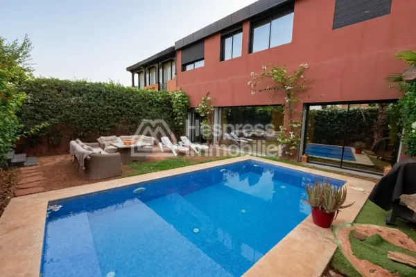 Magnifique villa 4 chambres piscine privée sur residence sécurisée
