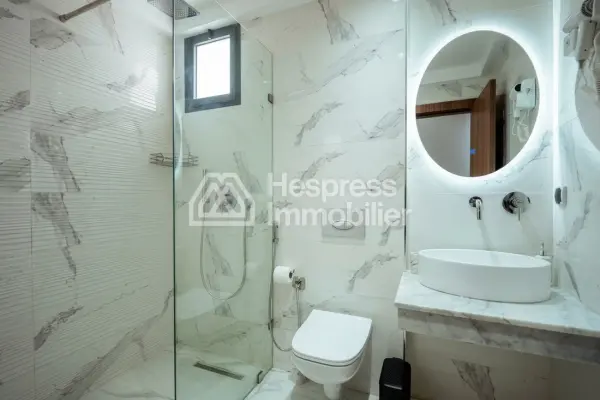 Jolie appartement moderne sur résidence piscine