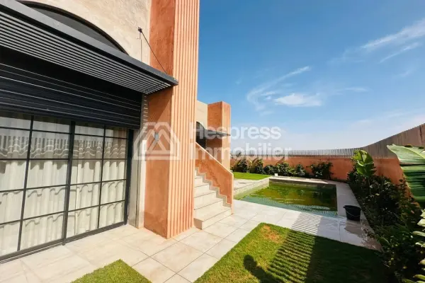 Magnifique villa de plain pied avec pisine privée
