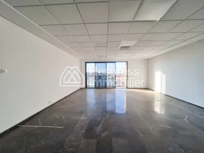 Plateau de bureau de 70 m² sur immeuble sécurisé