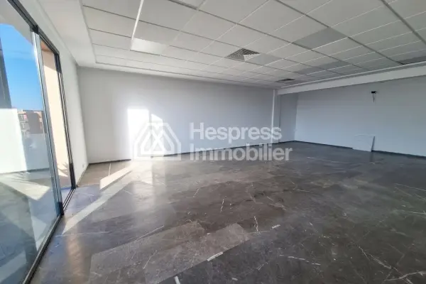 Plateau de bureau de 70 m² sur immeuble sécurisé