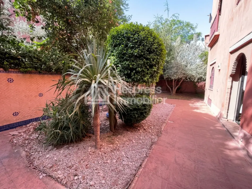 Superb furnished villa in a residence with swimming pool