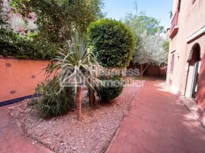 Superb furnished villa in a residence with swimming pool