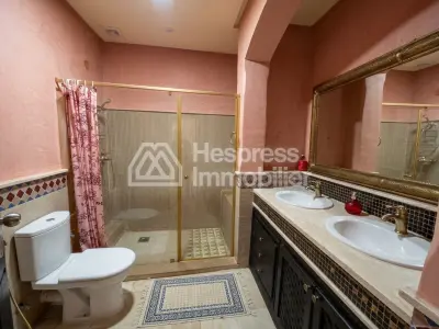 Superb furnished villa in a residence with swimming pool