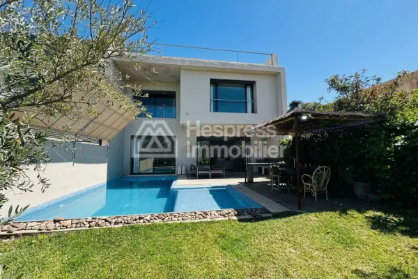 Magnificent villa with private pool and elevator