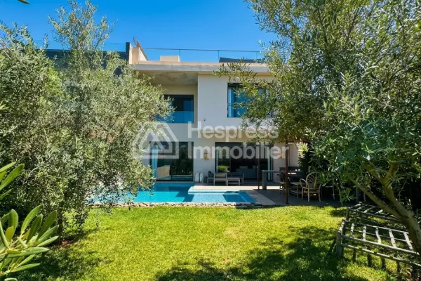 Magnificent villa with private pool and elevator