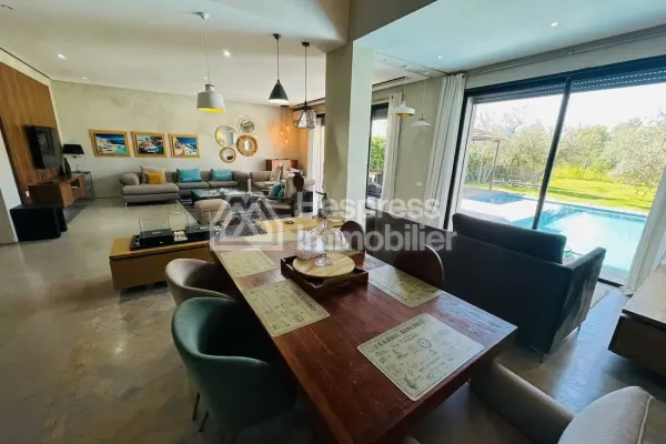 Magnificent villa with private pool and elevator