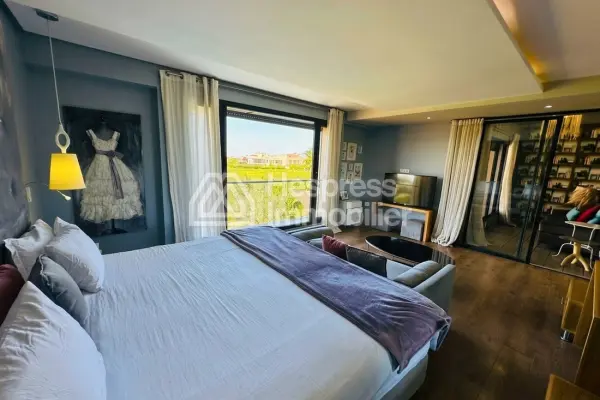 Magnificent villa with private pool and elevator