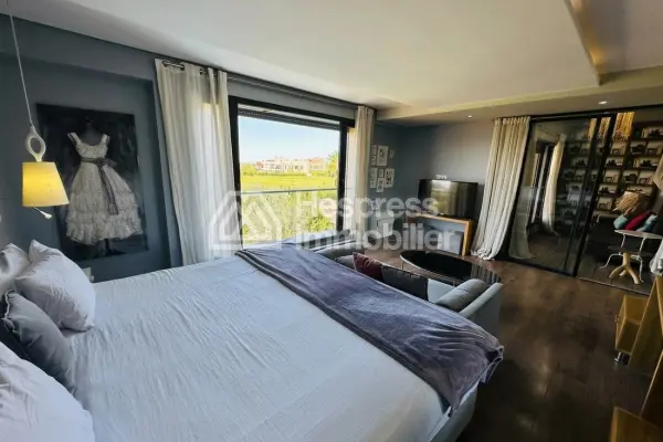 Magnificent villa with private pool and elevator