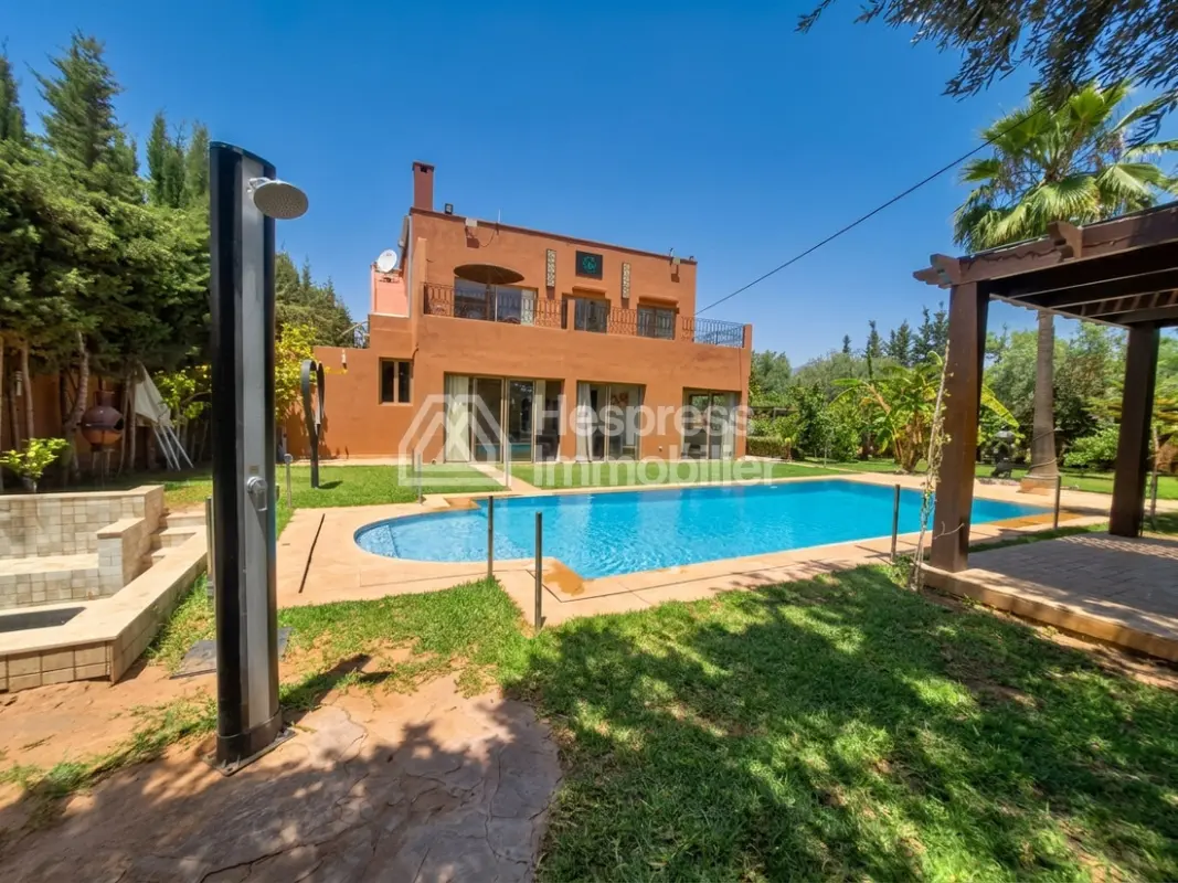 Superb furnished villa with private pool