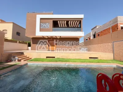 Charmante villa 800 M2 avec piscine privée à Targa