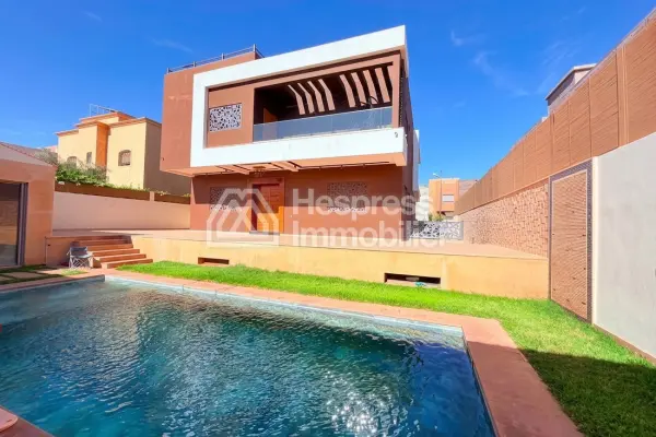 Charmante villa 800 M2 avec piscine privée à Targa