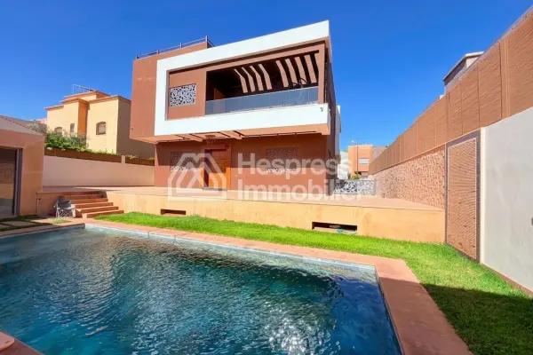 Charmante villa 800 M2 avec piscine privée à Targa