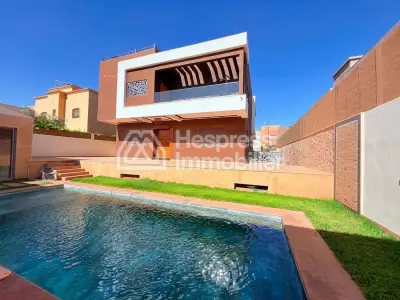 Charmante villa 800 M2 avec piscine privée à Targa