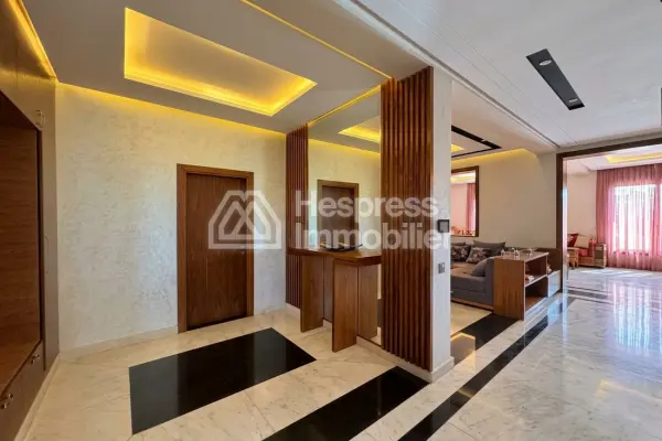 Charmante villa 800 M2 avec piscine privée à Targa