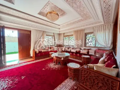 Charmante villa 800 M2 avec piscine privée à Targa