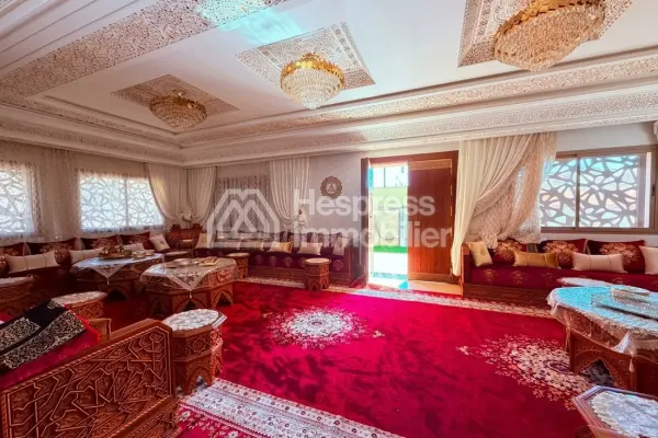 Charmante villa 800 M2 avec piscine privée à Targa