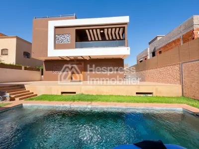Charmante villa 800 M2 avec piscine privée à Targa