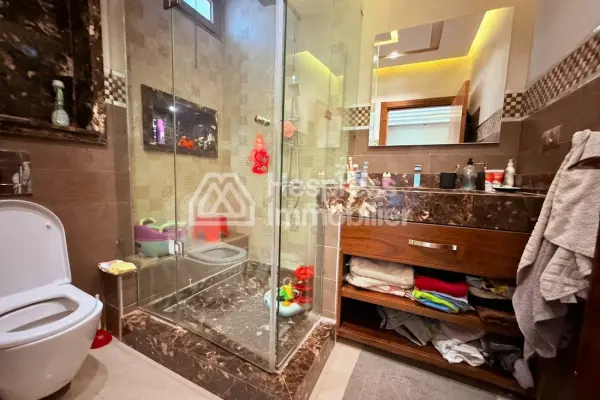 Charmante villa 800 M2 avec piscine privée à Targa
