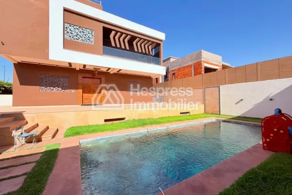 Charming 800 m² villa with private pool in Taga