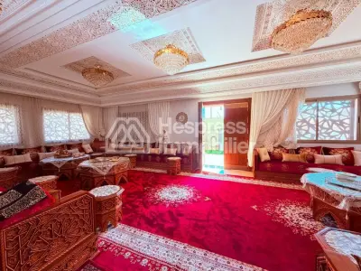 Charming 800 m² villa with private pool in Taga